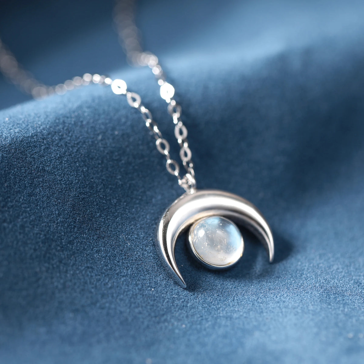 Mondstein Kette aus 925er Silber mit Mondsichel-Anhänger