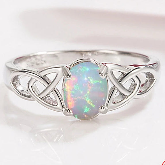 Opal Ring mit keltischem Flechtmuster
