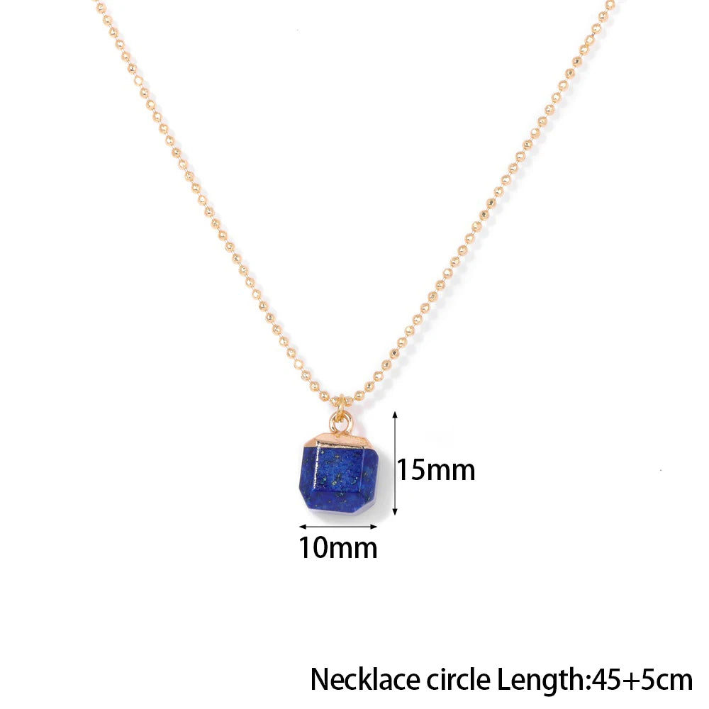 Lapislazuli Halskette Gold mit kleinem geometrischem Anhänger