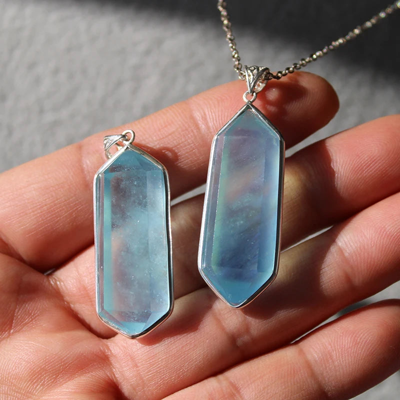 Aquamarin Kette aus 925er Silber mit länglichem facettiertem Anhänger