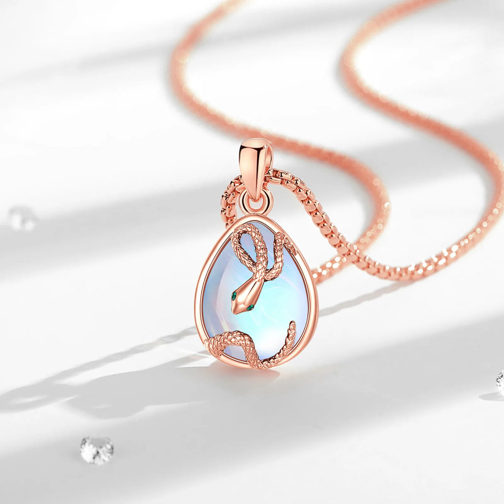 Mondstein Kette aus 18K Roségold mit Schlangenanhänger
