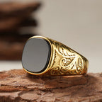 18K vergoldeter Onyx Siegelring mit floralem Ornamentmuster