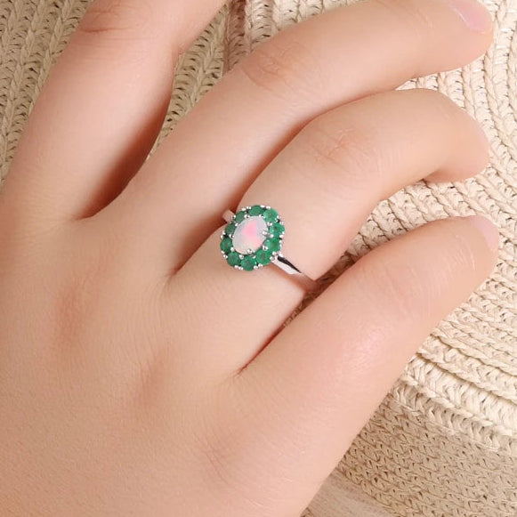 Opal Ring aus 925er Silber mit Smaragdkranz
