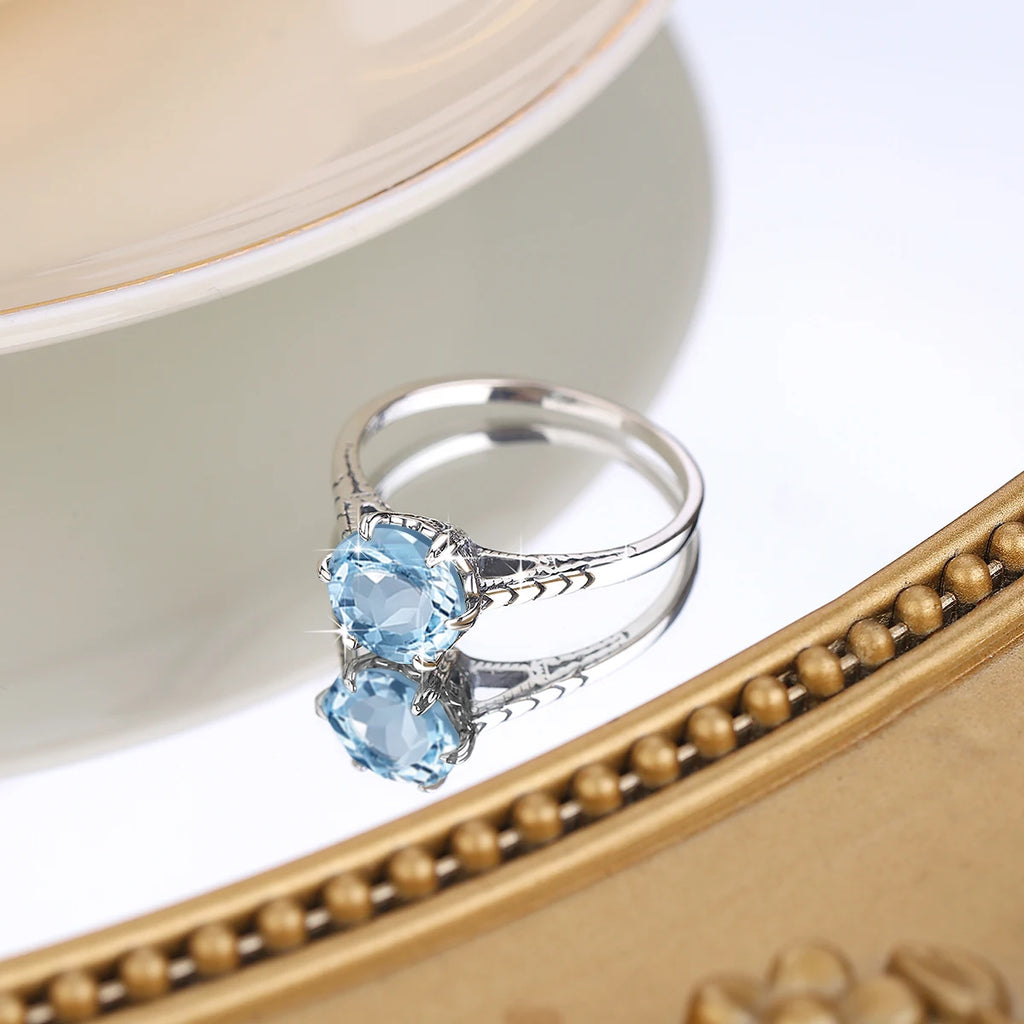 Ring mit Aquamarin aus 925er Silber mit ovalem Solitärstein