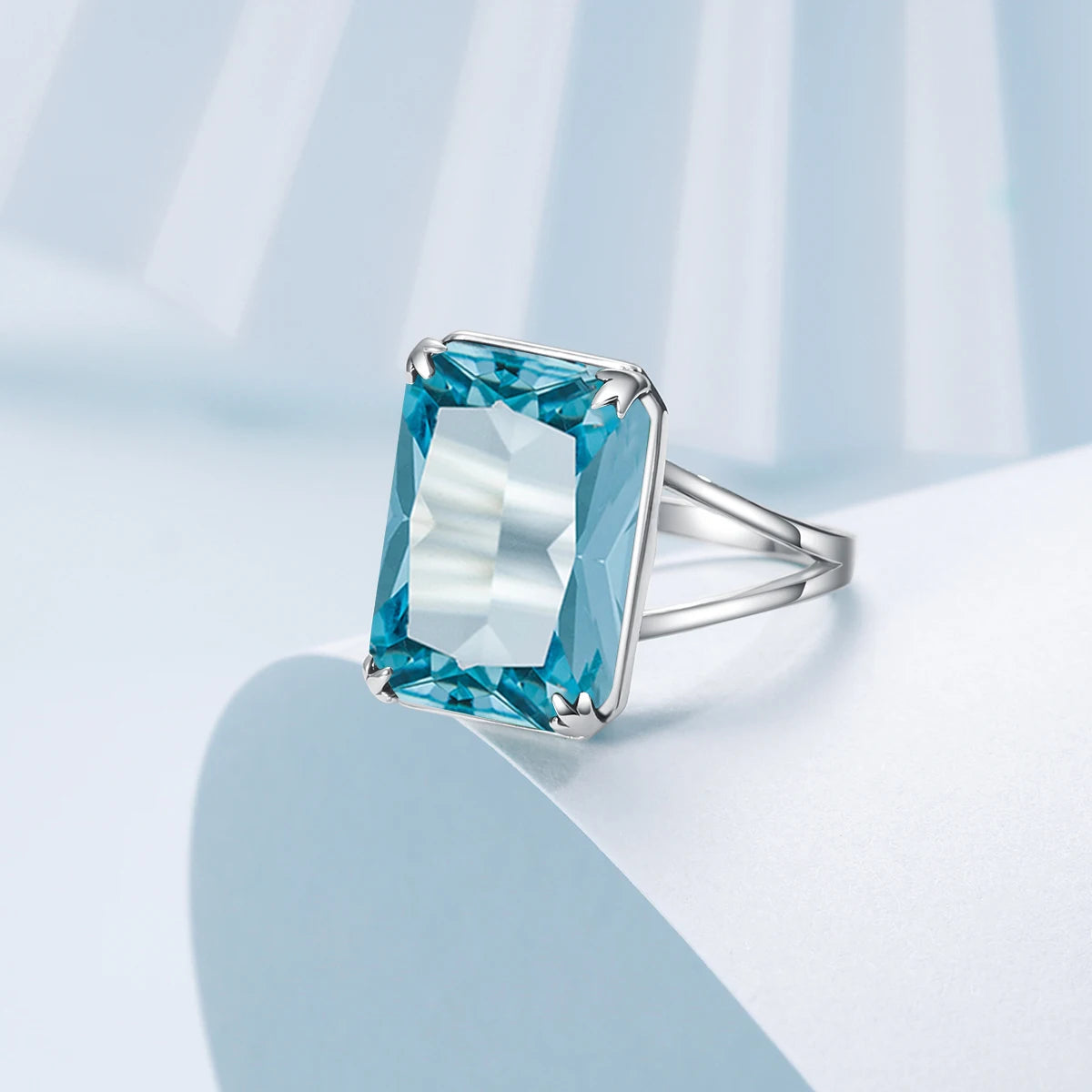 Aquamarin Ring mit großem rechteckigem Stein