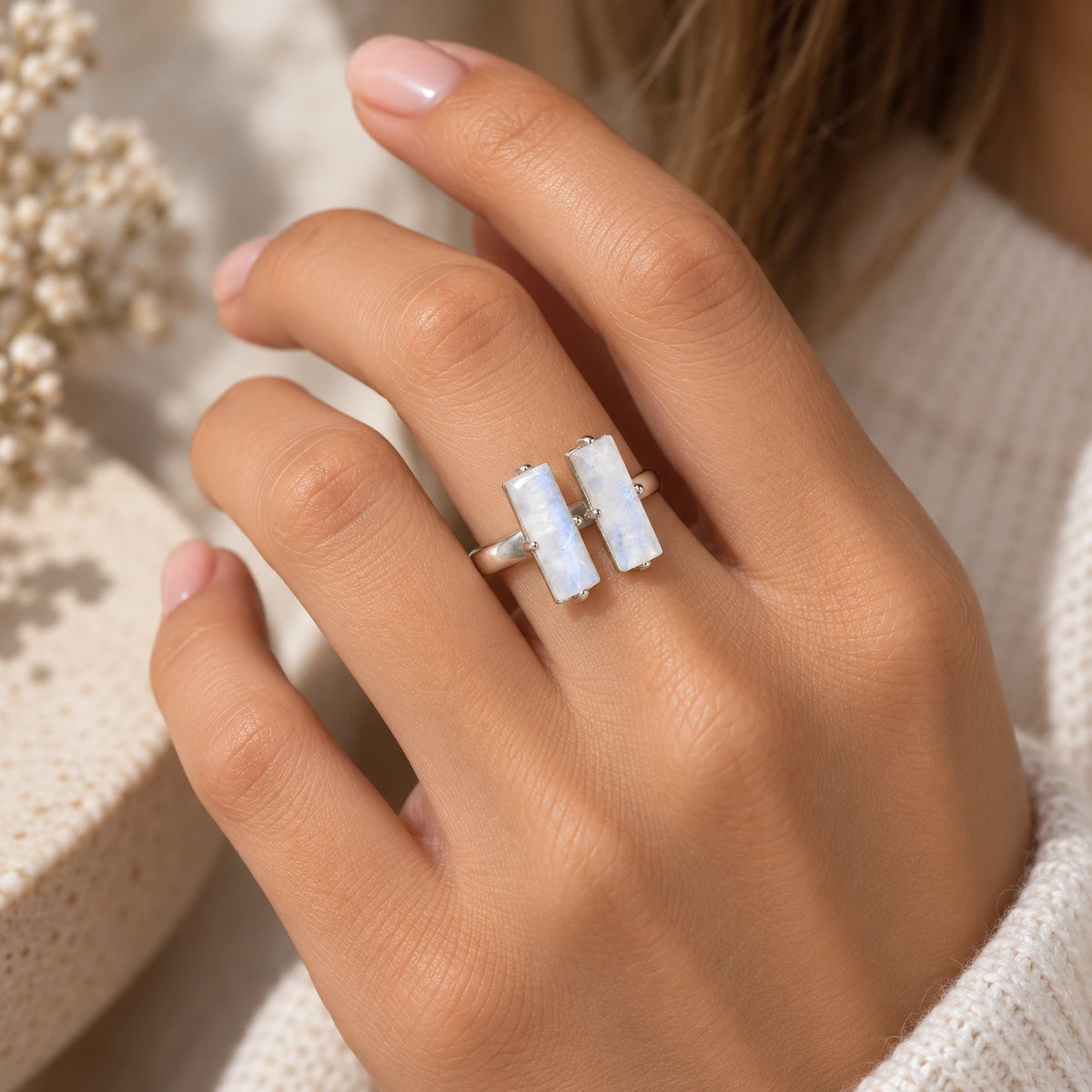 Offener Mondstein Ring aus 925er Silber mit zwei rechteckigen Steinen
