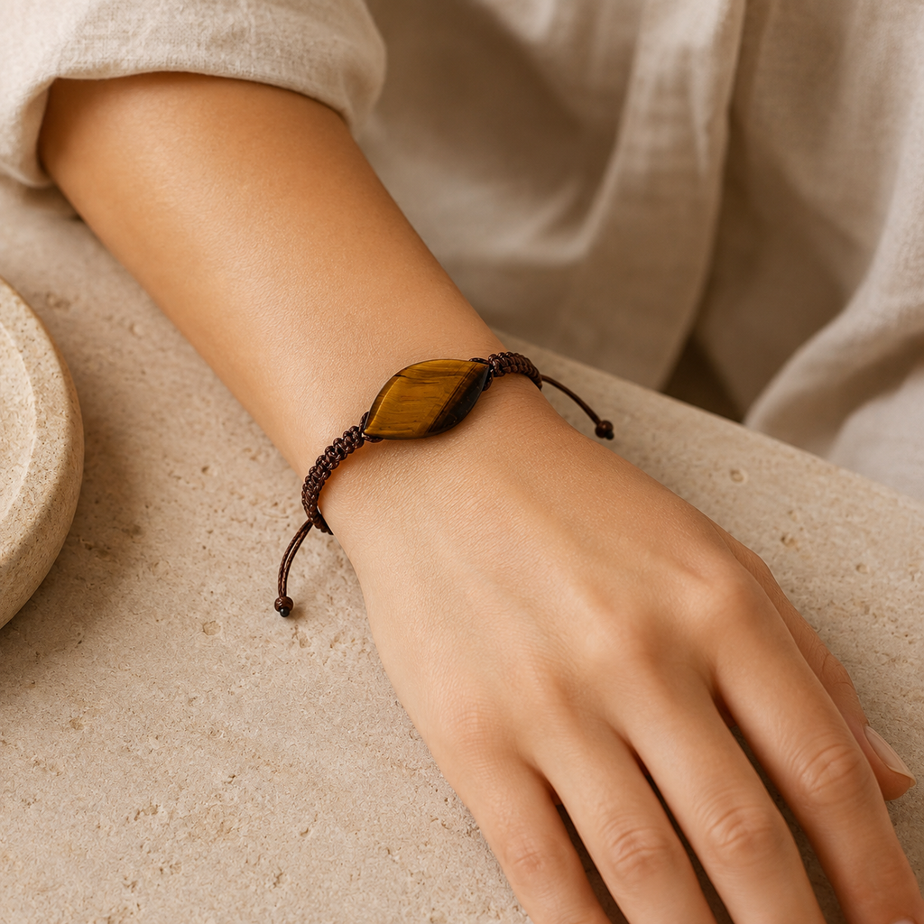 Tigerauge Makramee-Armband mit großem Mittelstein