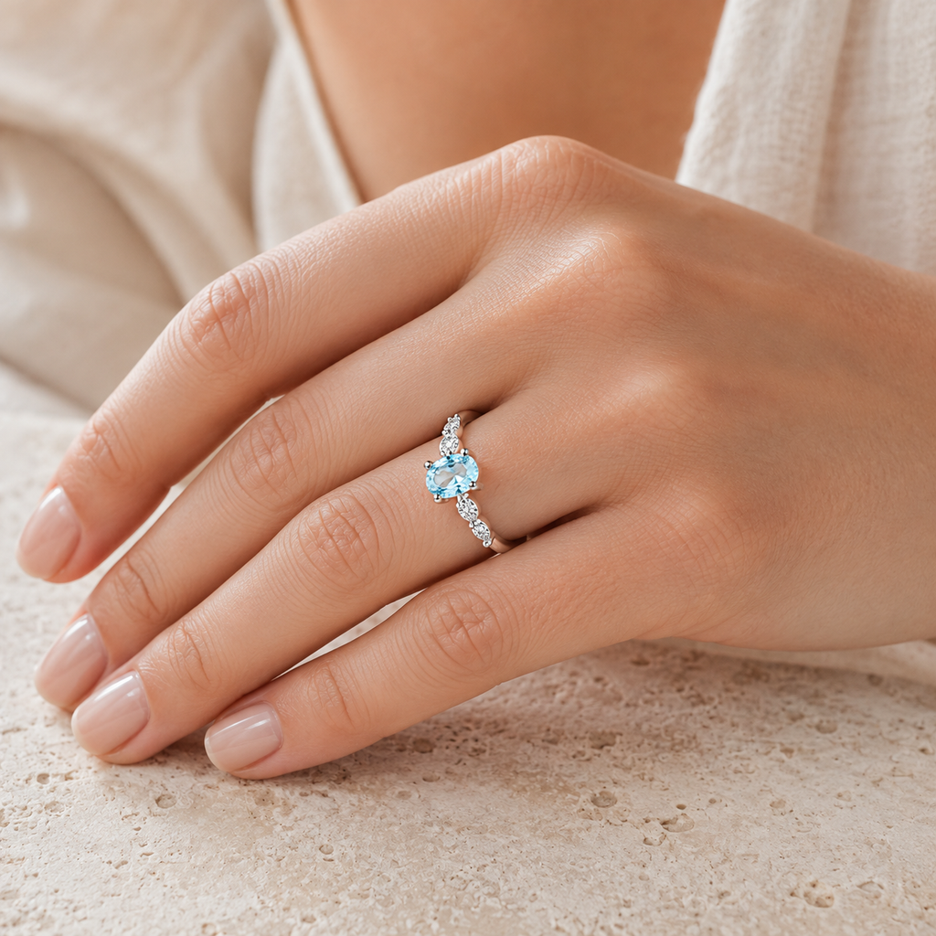 Aquamarin Look Ring aus 925er Silber mit ovalem Stein