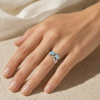 Aquamarin Look Ring mit zwei herzförmigen Steinen