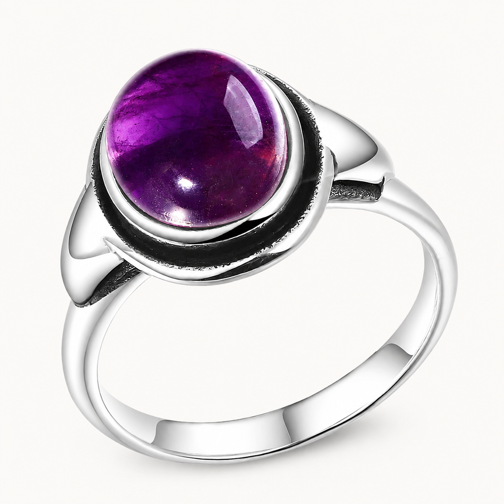 Schlichter Amethyst Ring aus 925er Silber mit ovalem Cabochon