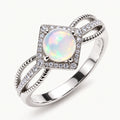 Opal Ring aus 925er Silber mit quadratischem Zierrahmen – Silberoptik
