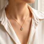 Aquamarin Kette aus 925er Silber mit ovalem Anhänger und Blättermotiv