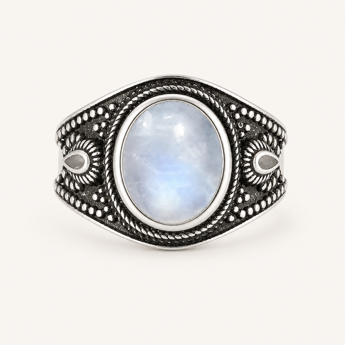 Breiter Mondstein Ring mit seitlichen Halbmondmotiven