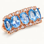 Roségoldfarbener Ring mit Aquamarin aus 925er Silber mit fünf ovalen Steinen