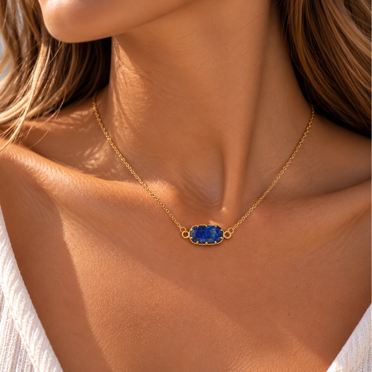 Lapislazuli Anhänger Gold mit rechteckigem Stein und Krappenfassung