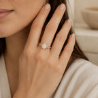 Opal Ring aus Roségold mit Mondsicheln und Ziersteinen