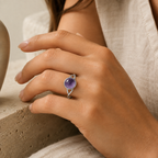 Minimalistischer Amethyst Ring aus 925er Silber mit gekreuzter Ringschiene