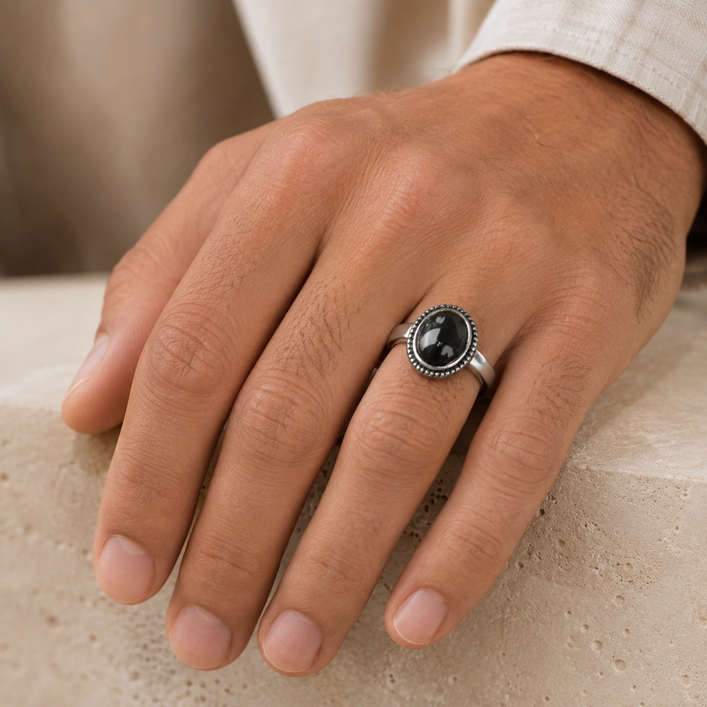 Onyx Ring aus 925er Silber mit Zackenrahmen