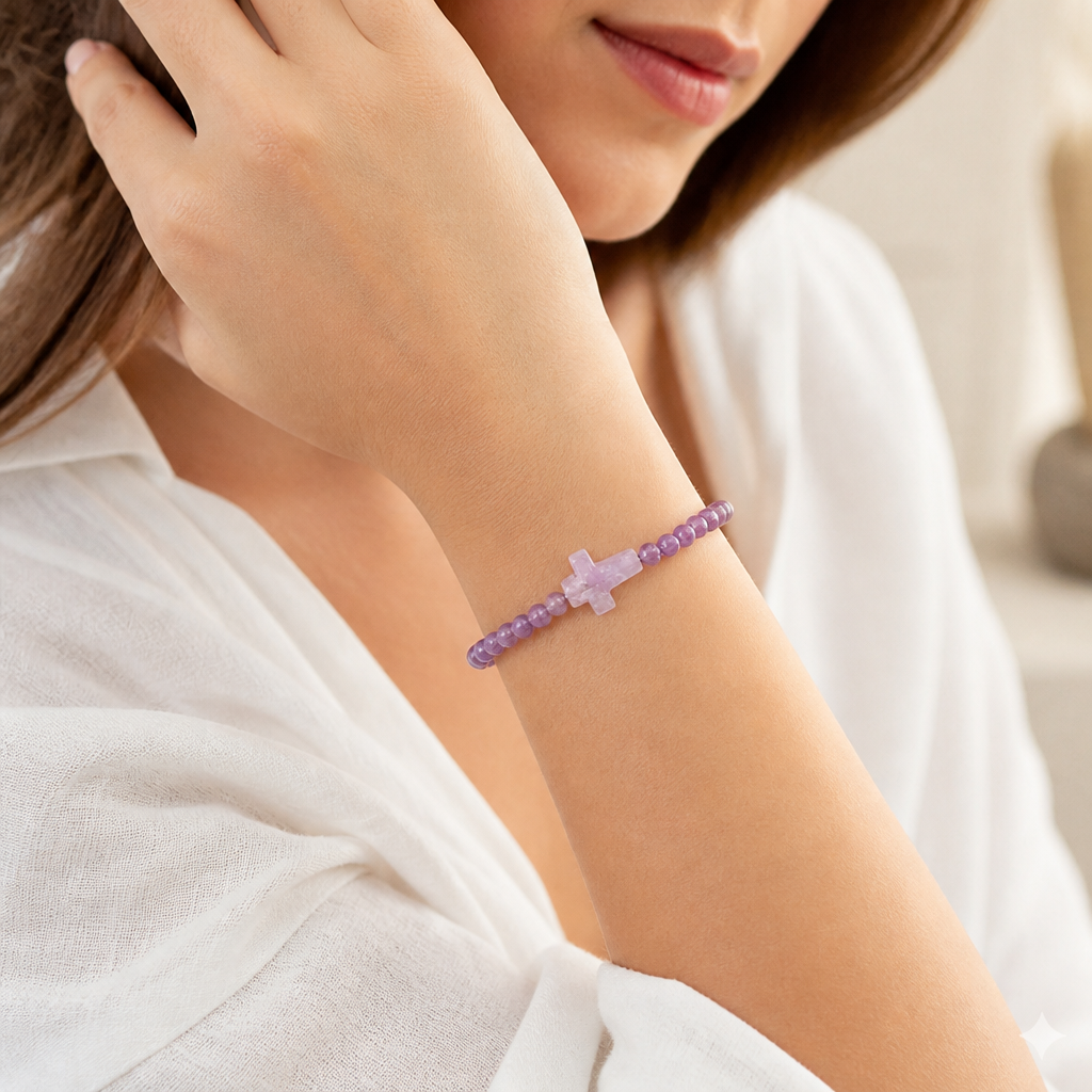 Filigranes Amethyst Perlenarmband mit Kreuz