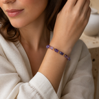 Amethyst Armband mit unregelmäßigen Steinen und goldfarbenen Details