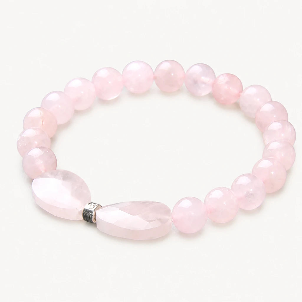 Rosenquarz Perlenarmband mit zwei Tropfensteinen