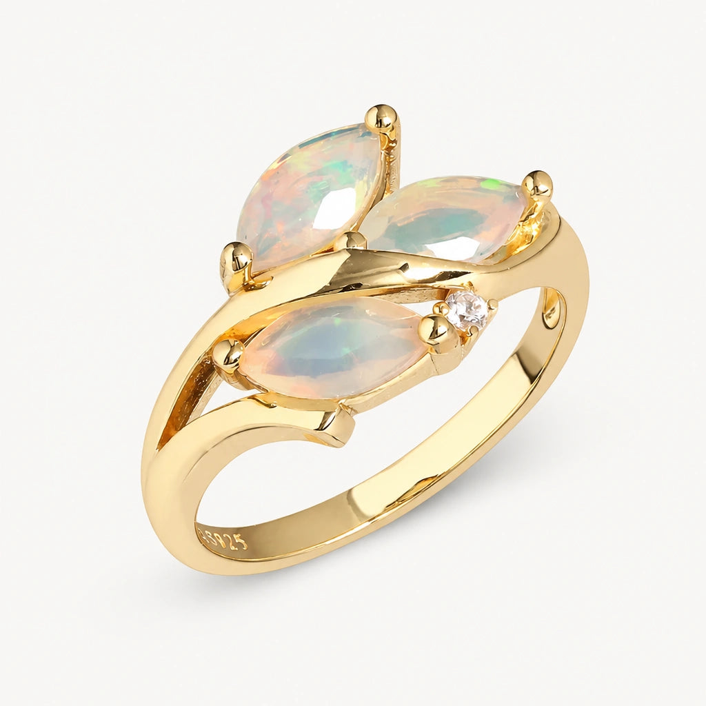 Opal Ring aus 925er Silber in Gelbgoldoptik mit drei Marquise-Steinen