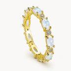 Opal Ring mit ovalen Steinen und Ziersteinen