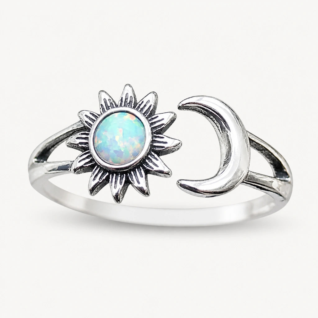 Offener Opal Ring mit Sonne und Mondsichel