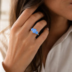 Blauer Opal Ring mit drei ovalen Steinen