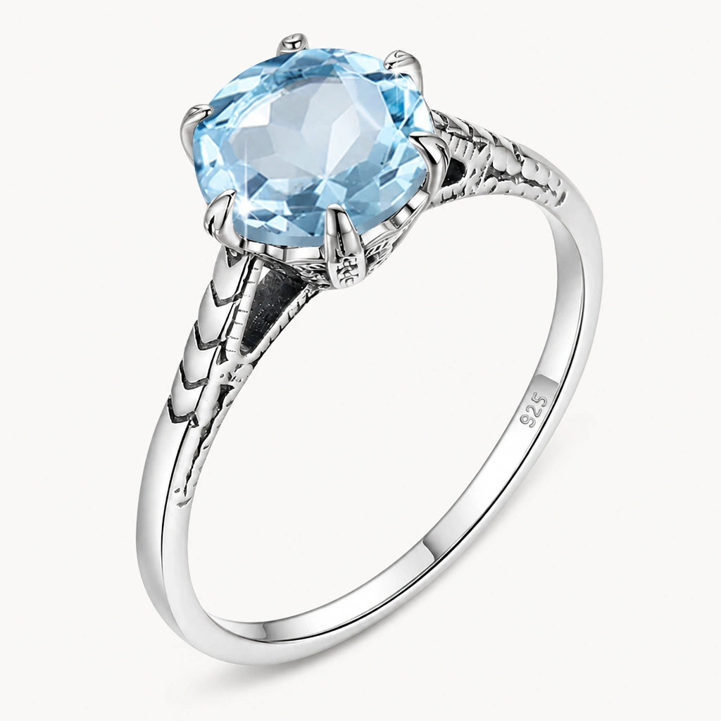 Ring mit Aquamarin aus 925er Silber mit ovalem Solitärstein