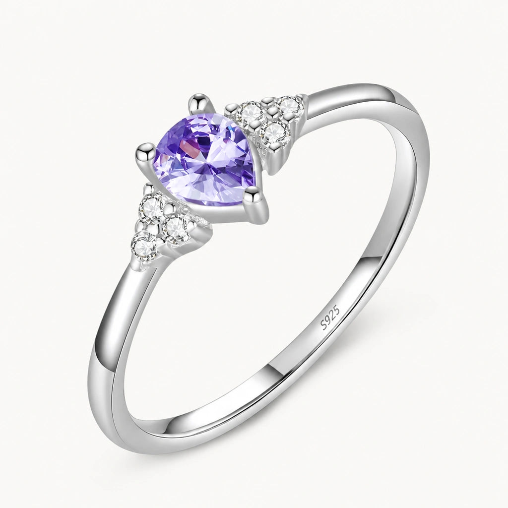 Amethyst Ring aus 925er Silber mit herzförmigem Stein und Ziersteinen