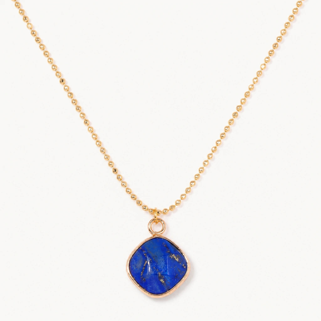 Lapislazuli Halskette mit abgerundetem quadratischem Anhänger in Gold