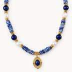 Lapislazuli Perlenkette mit 14 Karat vergoldeten Details und ovalem Anhänger