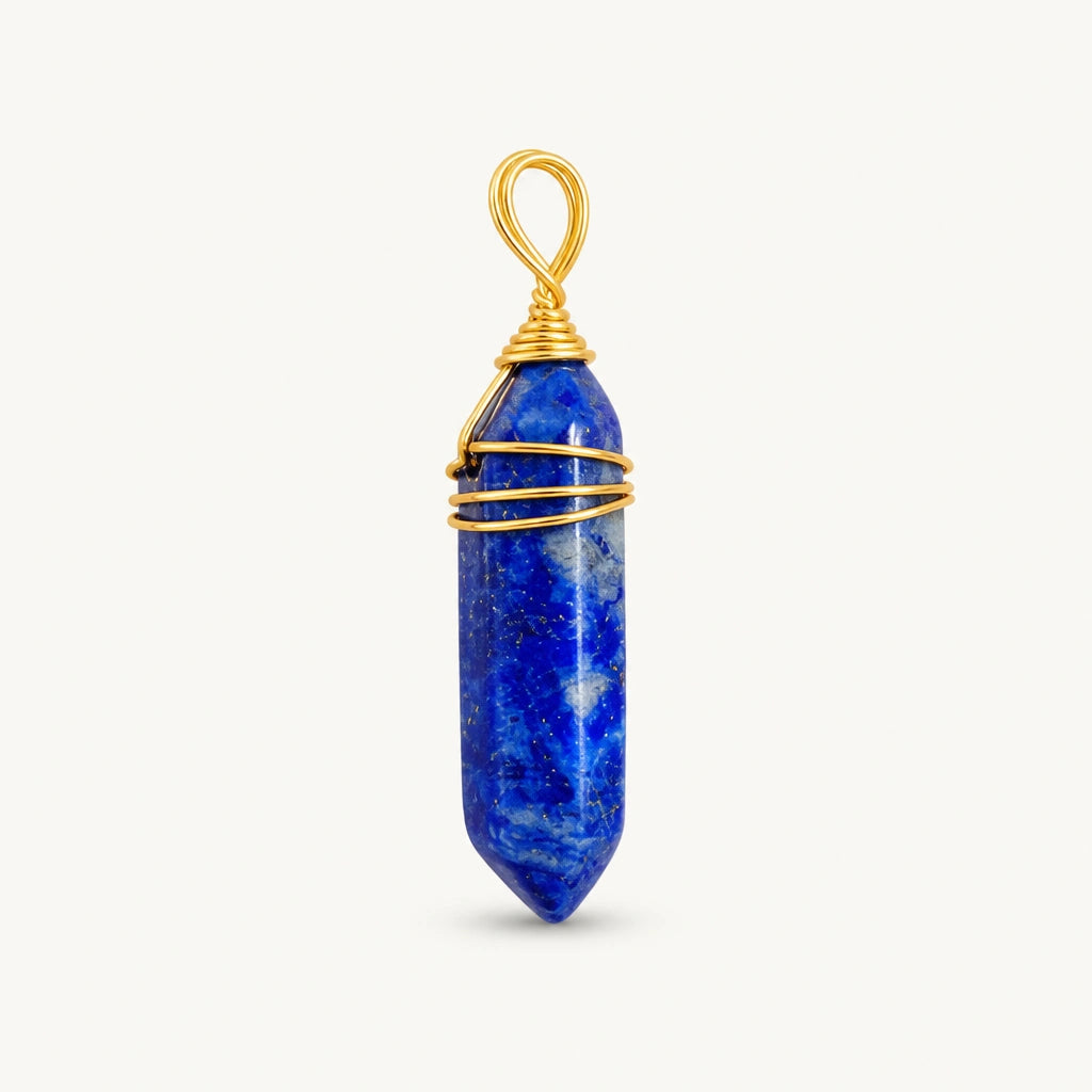 Lapislazuli Anhänger mit Kristallspitze und goldfarbener Drahtwicklung