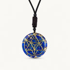 Lapislazuli Anhänger mit goldenem Sternsymbol an schwarzer Kordel