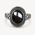 Onyx Ring aus 925er Silber mit ovalem Cabochon und Blütenrelief