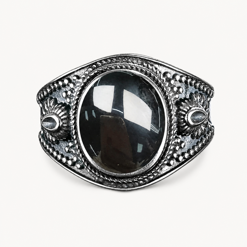 Breiter Onyx Ring aus 925er Silber mit seitlichen Rosetten