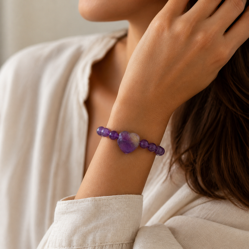 Amethyst Perlenarmband mit großem Herzstein