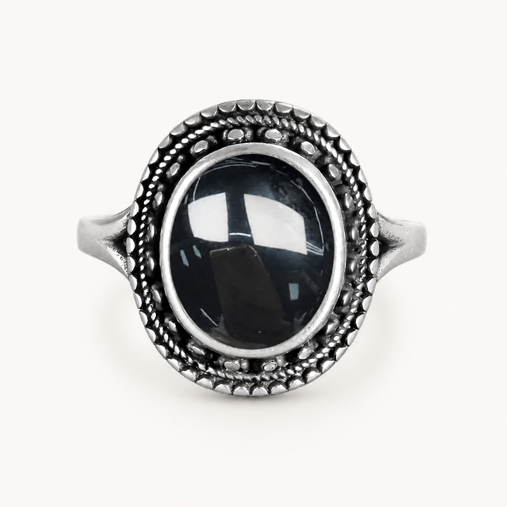 Vintage Onyx Ring aus 925er Silber mit ovalem Cabochon und Reliefrahmen