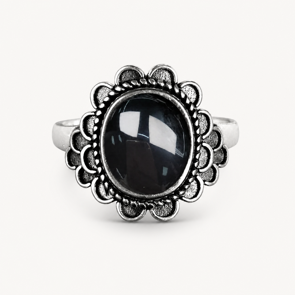 Floraler Onyx Ring aus 925er Silber im Blütenkranz-Design