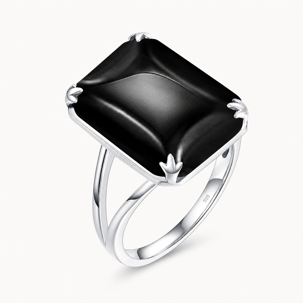 Onyx Ring aus 925er Silber mit rautenförmigem Cabochon