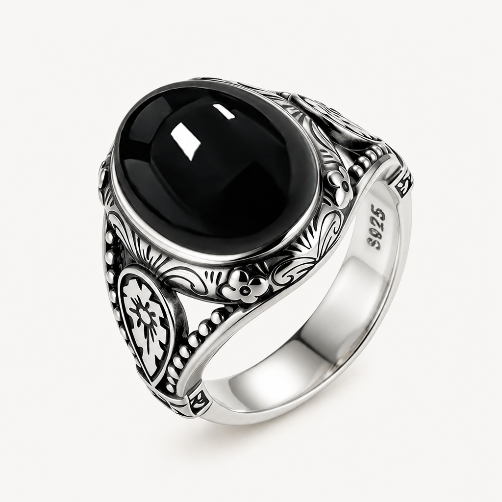 Vintage Onyx Ring aus 925er Silber mit Reliefornamenten